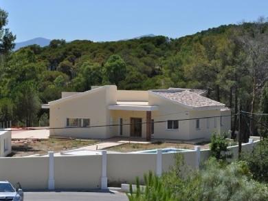 Chalet con 4 dormitorios se vende en Benahavis, Costa del Sol