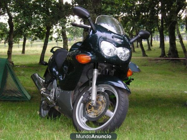 Se vende moto suzuki Gsx750f