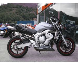 YAMAHA FZ6