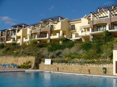 Apartamento con 3 dormitorios se vende en Marbella, Costa del Sol