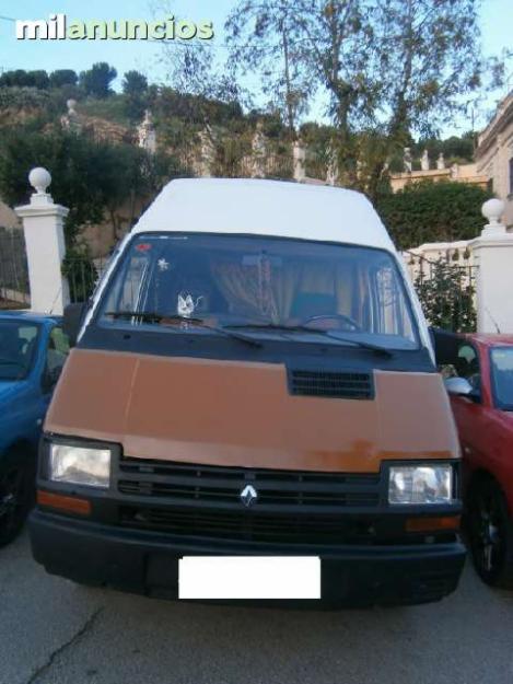 Se vende furgon Renault Trafic 2.1 diesel