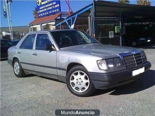 Mercedes-Benz 200 300D 4-MATIC