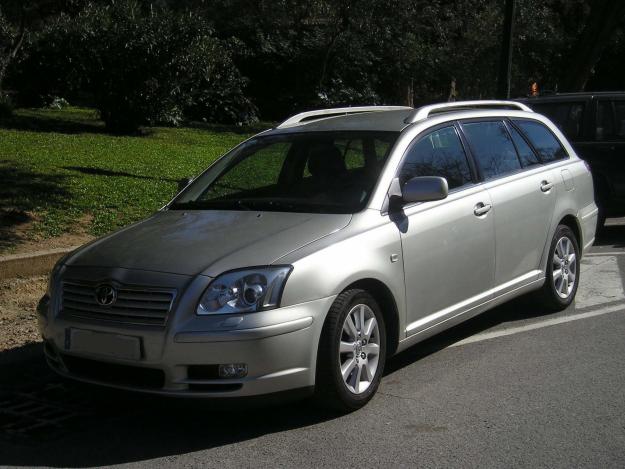 TOYOTA IMPECABLE AVENSIS WAGON D4D 2,2 litros 150 CV  TURBODIESEL EXECUTIVE FAMILIAR.