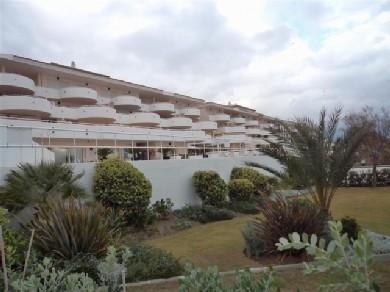 Apartamento con 3 dormitorios se vende en Estepona, Costa del Sol