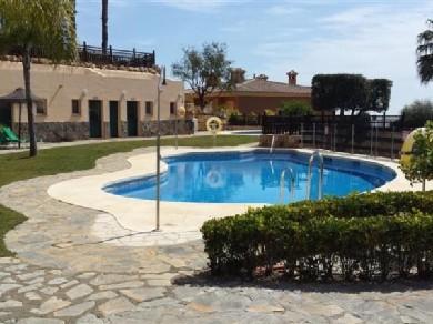 Apartamento con 3 dormitorios se vende en Marbella, Costa del Sol