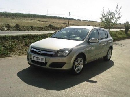 OPEL ASTRA 1.9 CDTI ENJOY 120 CV - Badajoz