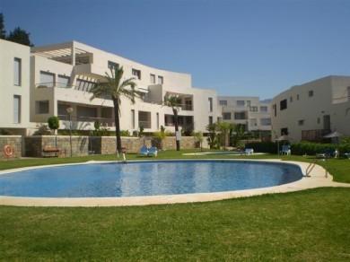 Apartamento con 3 dormitorios se vende en Marbella, Costa del Sol