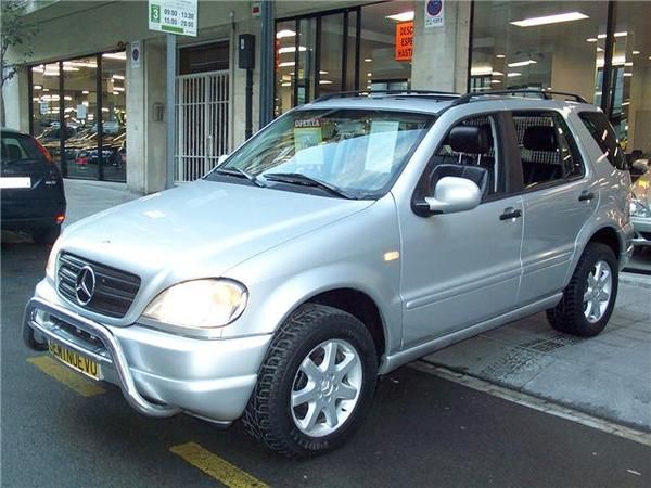 Mercedes-Benz ML 430 TECHO+NAVI+272C.V.+CUERO...