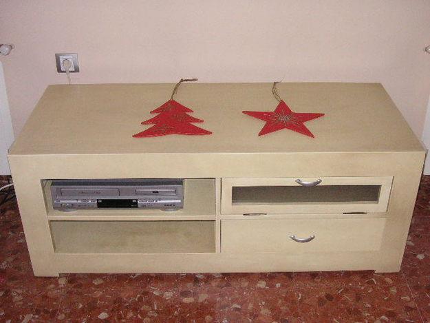 Vendo MUEBLE T.V. de madera