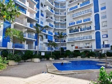 Apartamento con 2 dormitorios se vende en Estepona, Costa del Sol