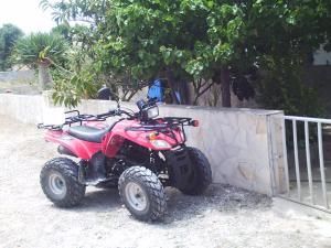 VENDO QUAD MEKO ATV 200CC o cambio con scooter 125