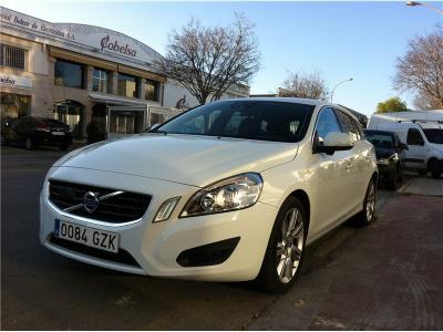 Volvo v60 d5 awd momentum automatico