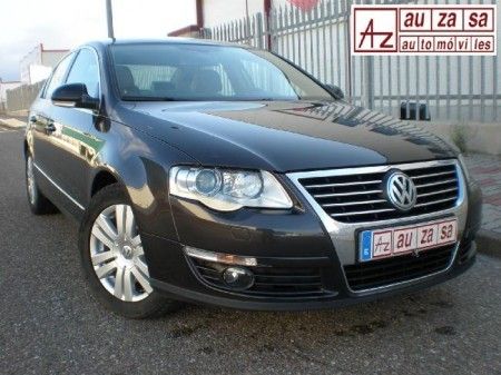 VOLKSWAGEN PASSAT 2.0TDI 140 CV HIGHLINE - Zamora