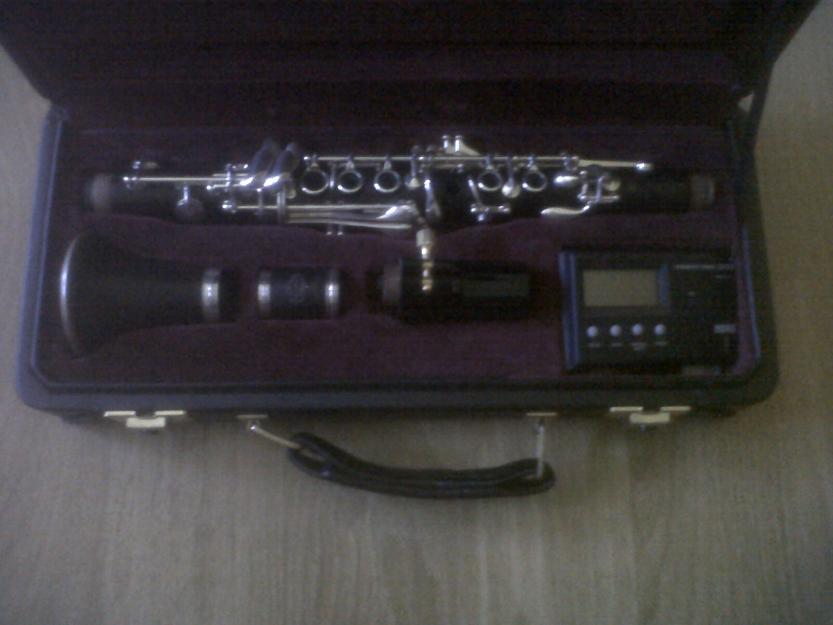 clarinete eb (requinto) buffet r13. 1000 euros.