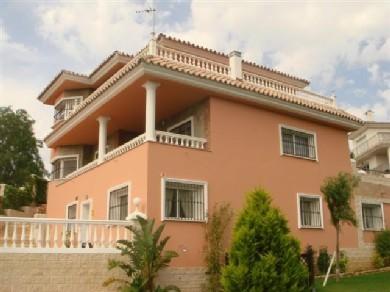 Chalet con 6 dormitorios se vende en Benalmadena Costa, Costa del Sol