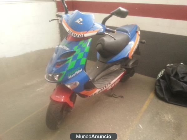 Se vende scooter aprillia sr repsol movistar de 50cc