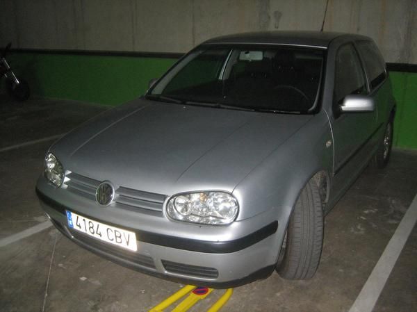 Vendo Volkswagen Golf 1.6