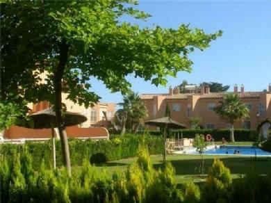 Apartamento con 3 dormitorios se vende en Marbella, Costa del Sol