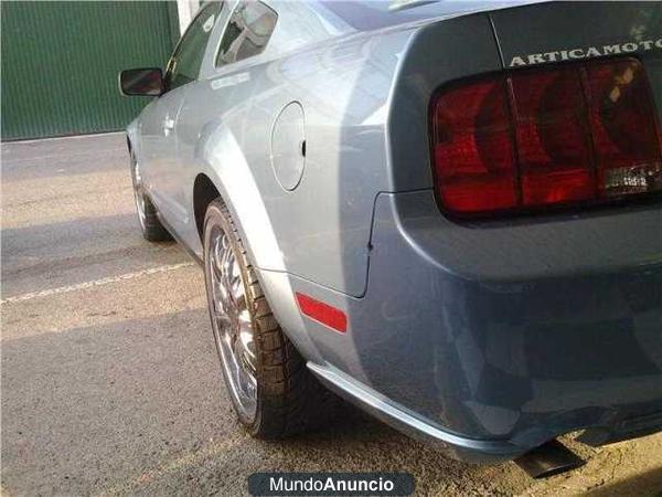 Ford MUSTANG V6 LOOK GT LLANTAS 22