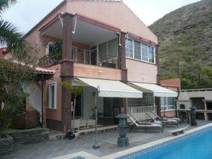 5b  , 4ba   in Los Cristianos,  Canary Islands   - 850000  EUR