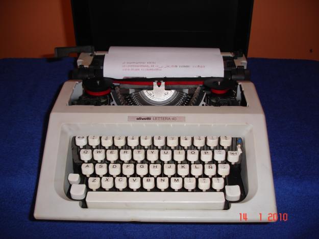 Se vende Olivetti. Máquina de escribir.