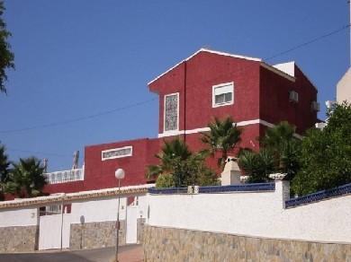 Chalet con 5 dormitorios se vende en San Miguel de Salinas, Vega Baja Torrevieja