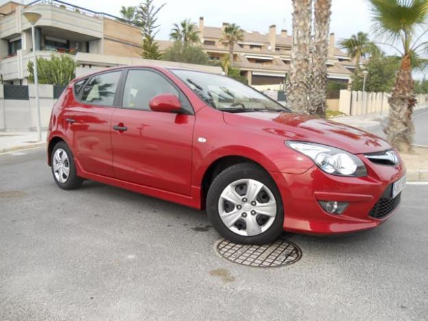 Hyundai i30 1.6 crdi classic gl  ¡casi nuevo! alicante