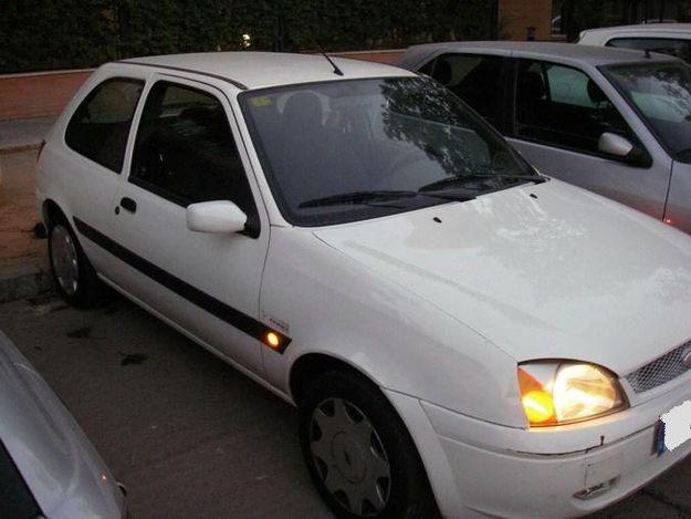 Vendo Ford Fiesta Trend 1.3 2001