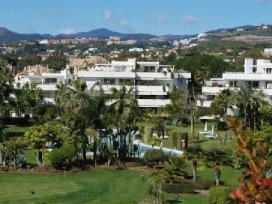 Apartamento con 4 dormitorios se vende en Marbella, Costa del Sol