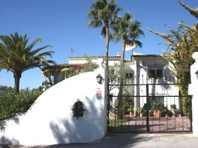 Chalet con 4 dormitorios se vende en Moraira, Costa Blanca