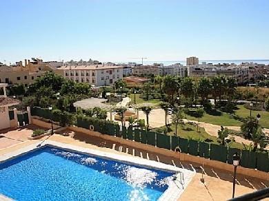 Apartamento con 4 dormitorios se vende en Estepona, Costa del Sol