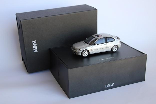 1/43 minichamps bmw 325 Ti compact (cofre concesionario)