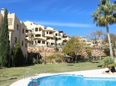 Apartamento con 2 dormitorios se vende en Benalmadena Pueblo, Costa del Sol