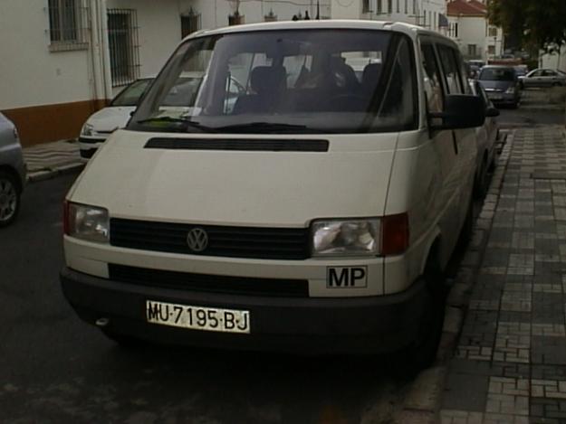 Volkswagen Transporter 2,4 3600€ como nueva año 1995