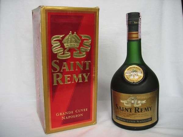 BRANDY SAINT REMY. GRANDE CUVEE NAPOLEON. SELLO 4 PESETAS