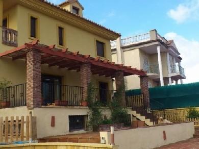 Chalet con 4 dormitorios se vende en Fuengirola, Costa del Sol