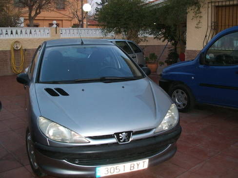 Peugeot 206 1.4 gasolina 70cv PEUGEOT 206 1.4 GASOLINA 70CV.