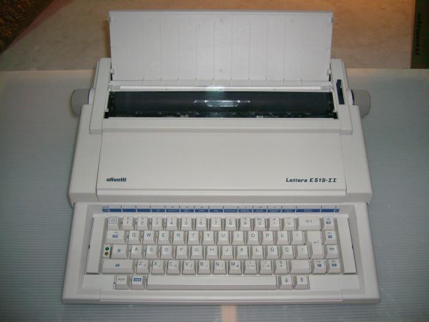 Maquina de Escribir OLIVETTI - LETTERA E515-II