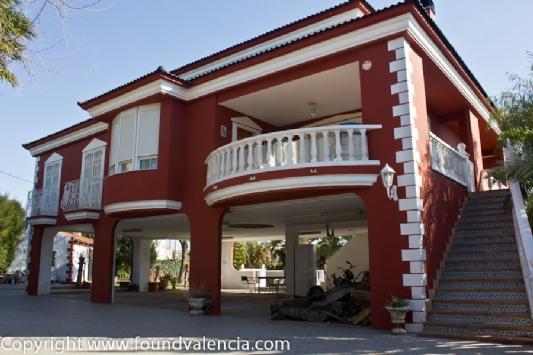 4 Dormitorio Chalet En Venta en Godelleta, Valencia