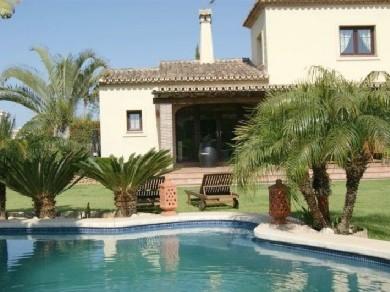 Chalet con 4 dormitorios se vende en Mijas Costa, Costa del Sol