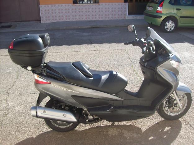 Vendo suzuki burgman de 125 c.c