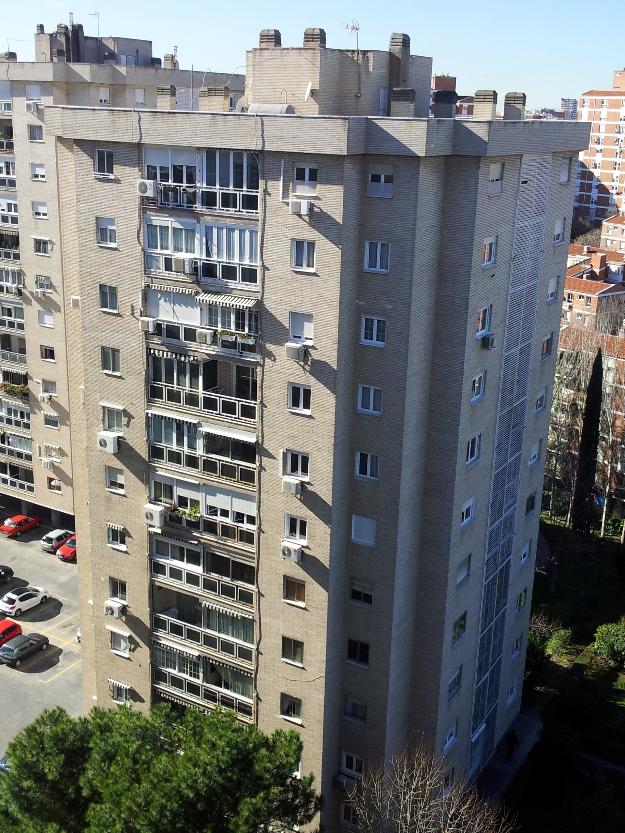 Alquilo piso 3 dormitorios, 2 baños con piscina y pistas tenis