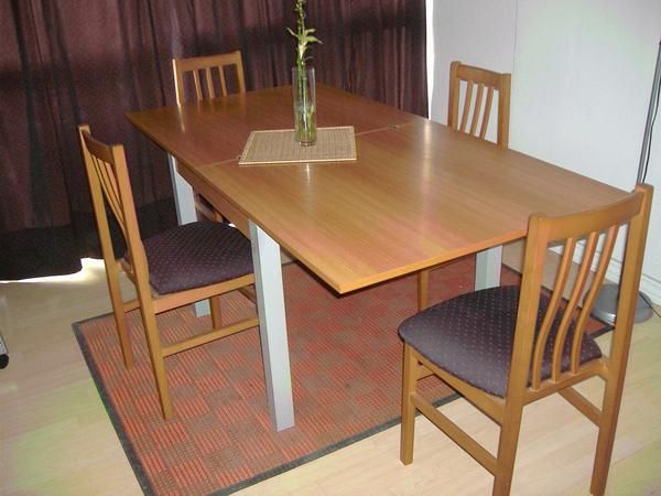 excelente oportunidad! mueble yv + mesa+ 4 sillas (todo un juego)