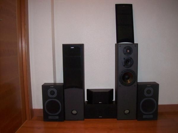 Vendo ALTAVOCES TORRE SONY(REGALO RESTO ALTAVOCES)