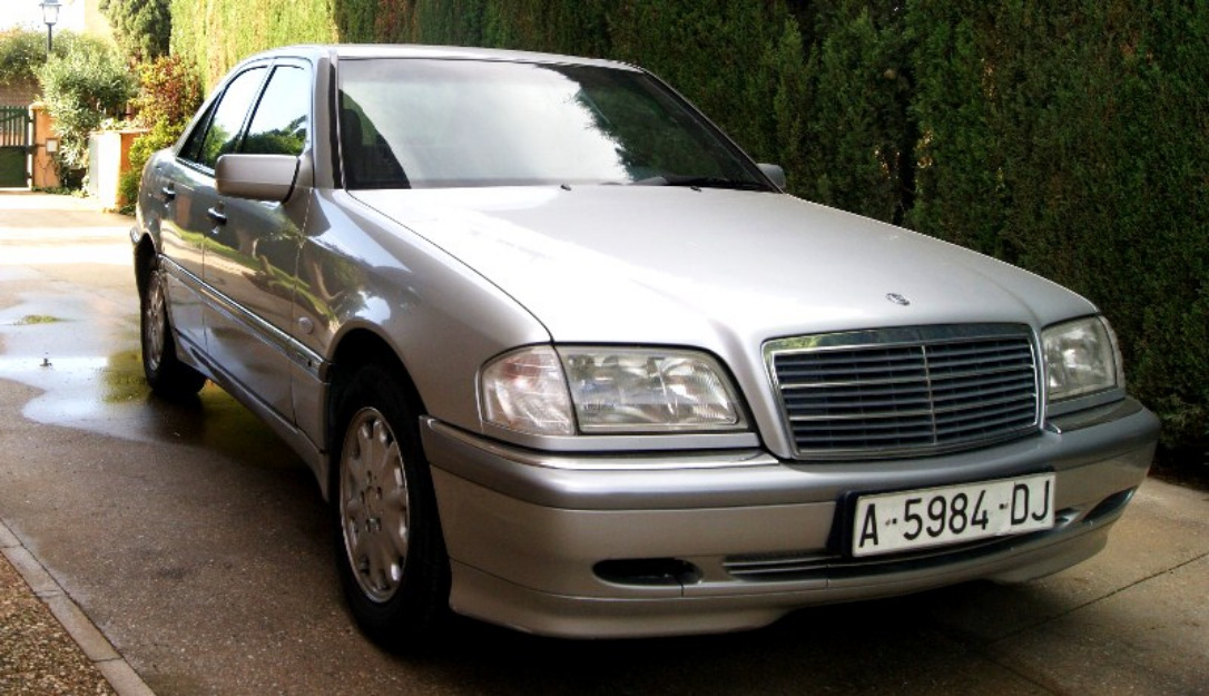 Mercedes Benz C190 Elegance