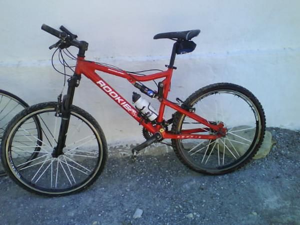 se vende o cambia bicicleta rockie montain