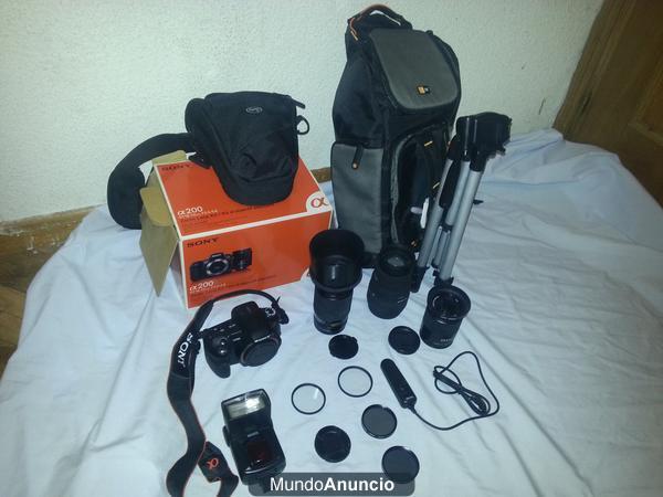 SONY ALPHA - 200 MAS 3 OBJETIVOS Y ACCESORIOS 300EUROS