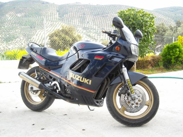 OFERTA  SUZUKI  SE VENDE  DE  600CC  GSX  600 F