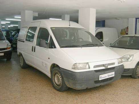 Peugeot Expert 1.9D COMBI-6 PLAZAS