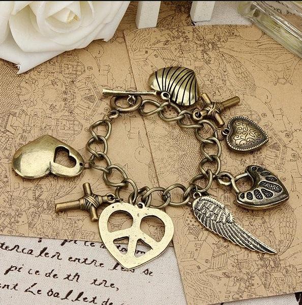 Pulsera de corazones